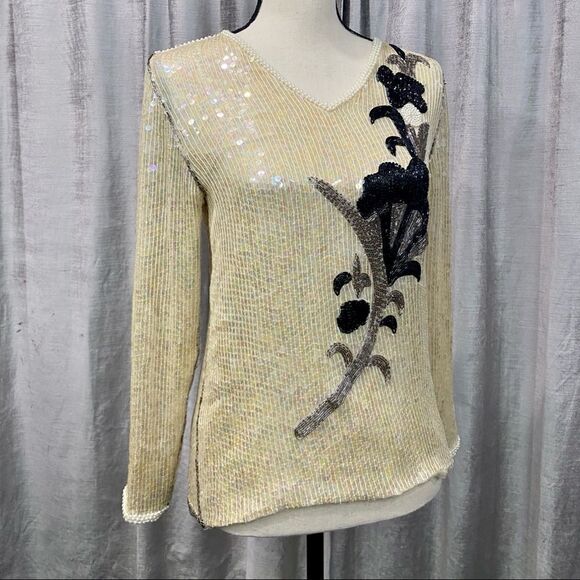 ⭐️ VINTAGE Sequin Pearl Trim Long Sleeve Top - Picture 3 of 10